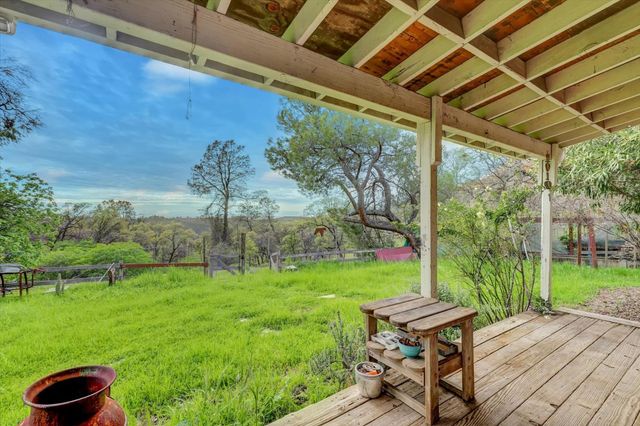 16101 Barbara Ct, Grass Valley, CA 95949