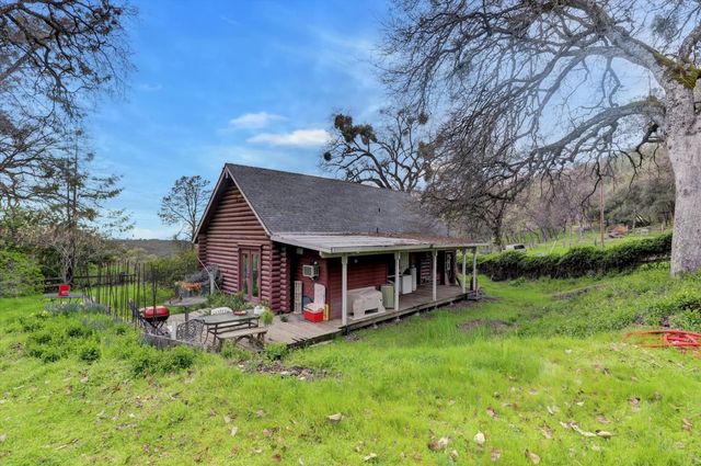 16101 Barbara Ct, Grass Valley, CA 95949