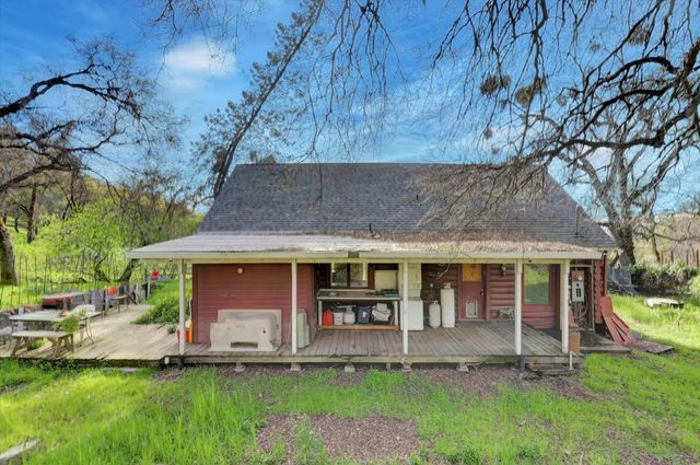 16101 Barbara Ct, Grass Valley, CA 95949