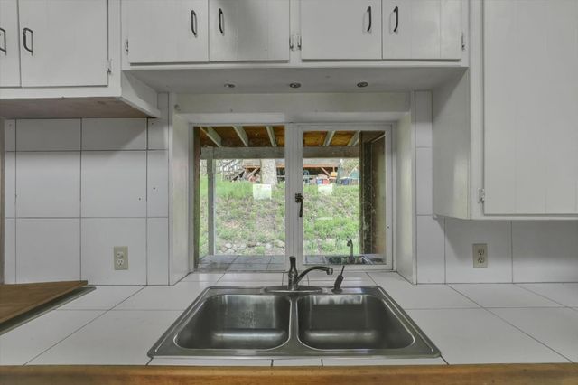 16101 Barbara Ct, Grass Valley, CA 95949