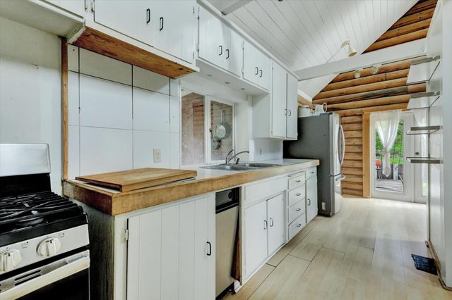 16101 Barbara Ct, Grass Valley, CA 95949