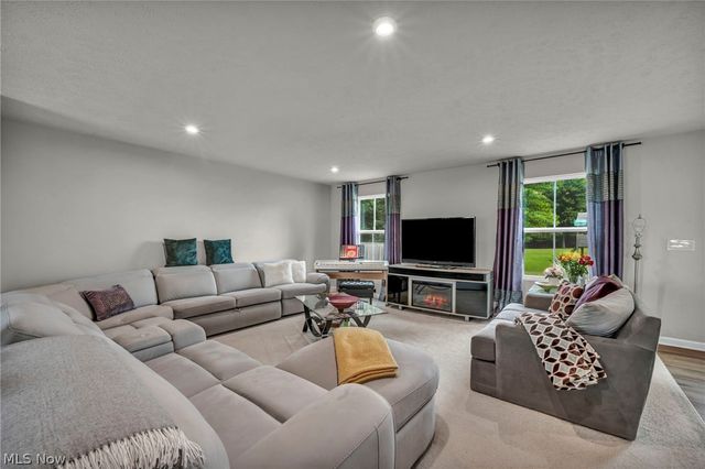 4660 Erhart Drive, Lorain, OH 44053