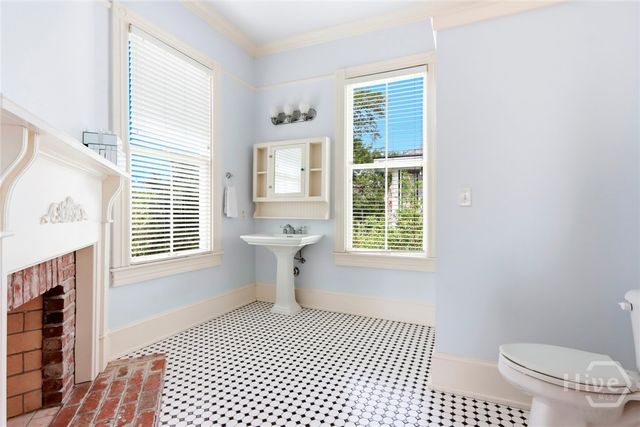 19 E 39th Street, Savannah, GA 31401