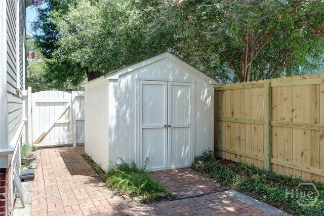 19 E 39th Street, Savannah, GA 31401