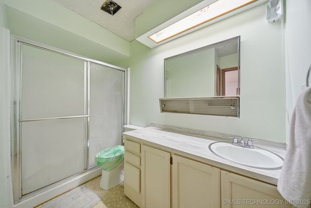 16401 W Coyote Trail, Sand Springs, OK 74063