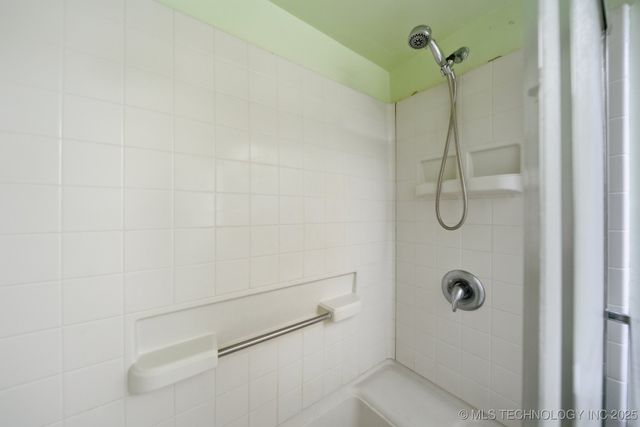 16401 W Coyote Trail, Sand Springs, OK 74063