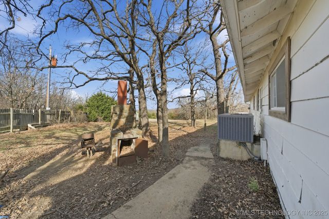 16401 W Coyote Trail, Sand Springs, OK 74063