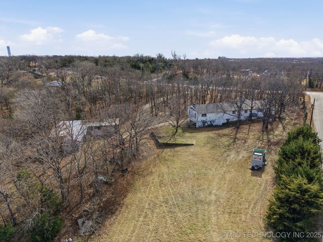 16401 W Coyote Trail, Sand Springs, OK 74063