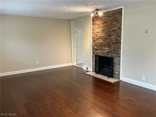 3653 Brainard Road, Woodmere, OH 44122
