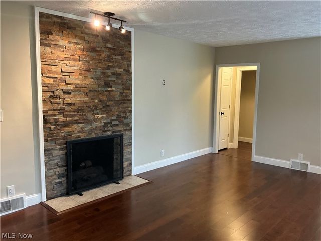3653 Brainard Road, Woodmere, OH 44122