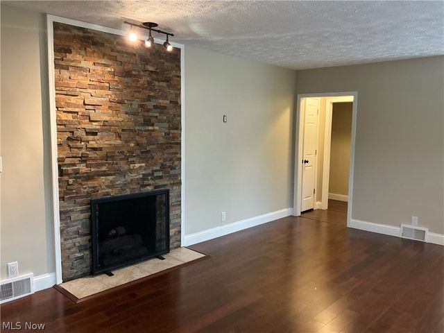 3653 Brainard Road, Woodmere, OH 44122