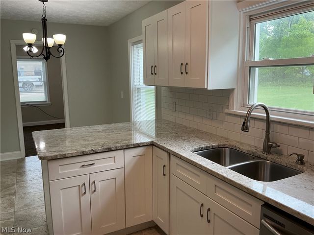 3653 Brainard Road, Woodmere, OH 44122