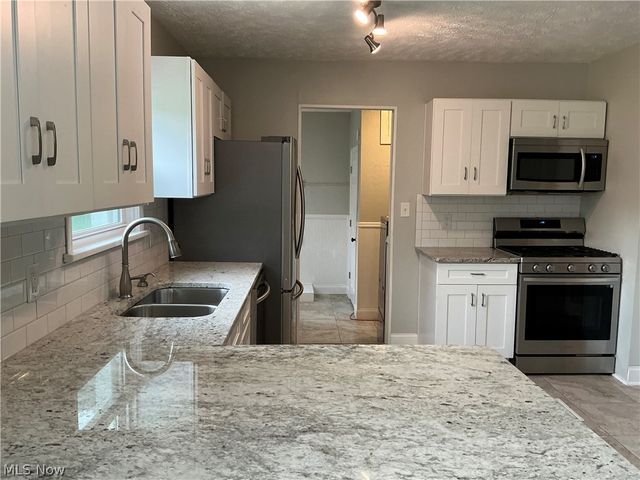 3653 Brainard Road, Woodmere, OH 44122