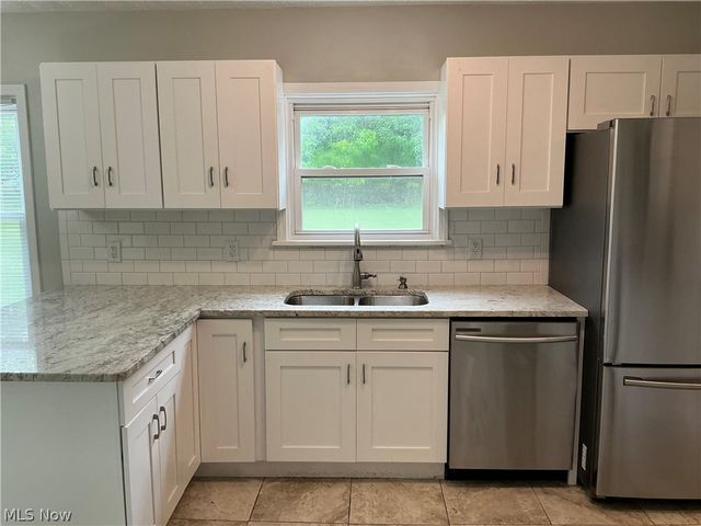 3653 Brainard Road, Woodmere, OH 44122