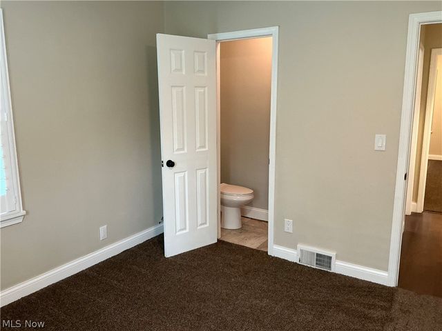3653 Brainard Road, Woodmere, OH 44122
