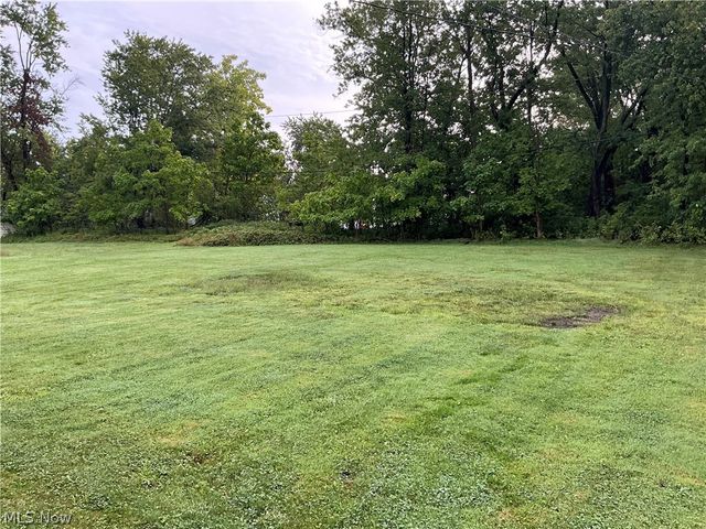 3653 Brainard Road, Woodmere, OH 44122