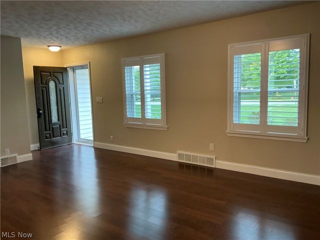 3653 Brainard Road, Woodmere, OH 44122
