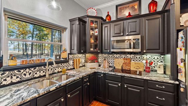 6516 Wuthering Heights Lane, Texarkana, AR 71854