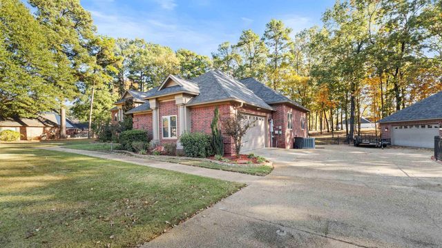 6516 Wuthering Heights Lane, Texarkana, AR 71854