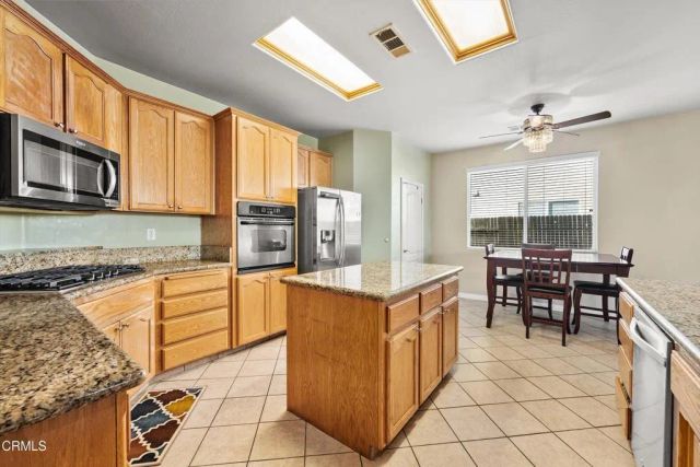 10804 Eagle Vista Drive, Bakersfield, CA 93311