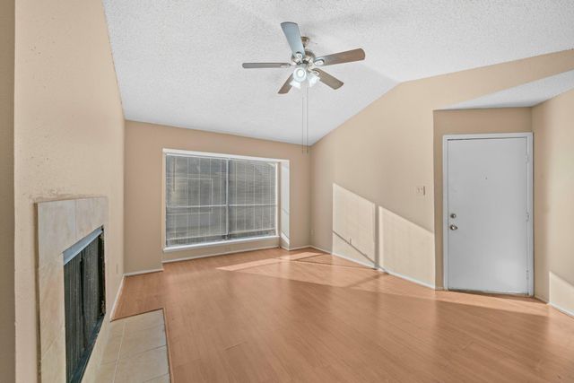 6701 Sands Point Drive 82, Houston, TX 77074