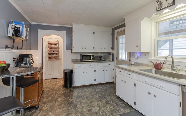 269 Branch Road, Roxbury, NH 03431