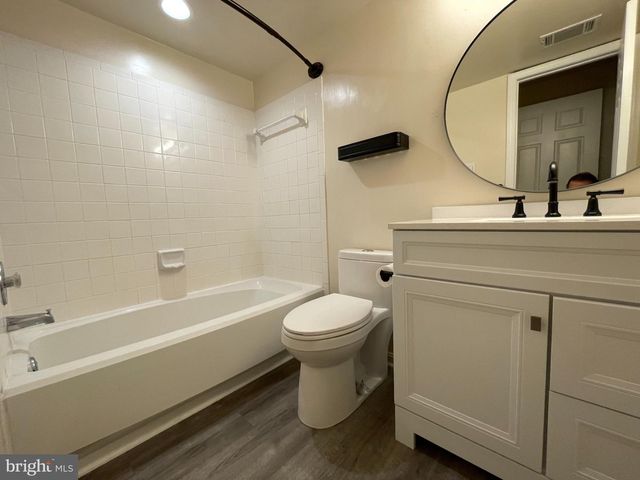 5931 SIR CAMBRIDGE WAY, Alexandria, VA 22315