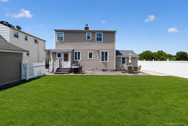 56 Dail Street, New Hyde Park, NY 11040