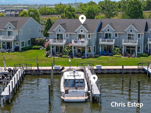 941 W Savidge Street, Spring Lake, MI 49456