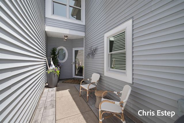 941 W Savidge Street, Spring Lake, MI 49456