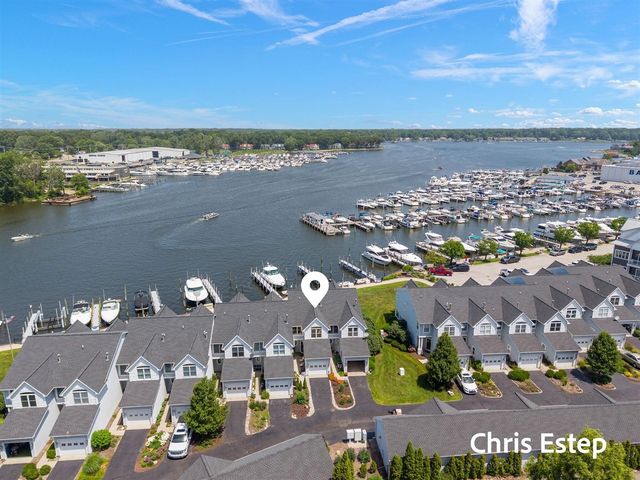 941 W Savidge Street, Spring Lake, MI 49456