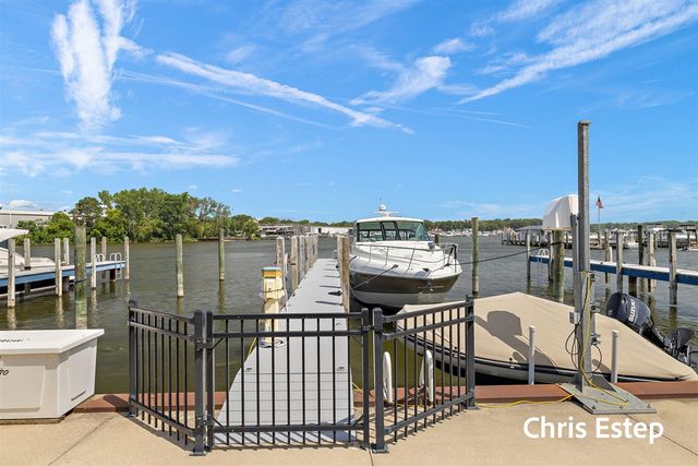 941 W Savidge Street, Spring Lake, MI 49456