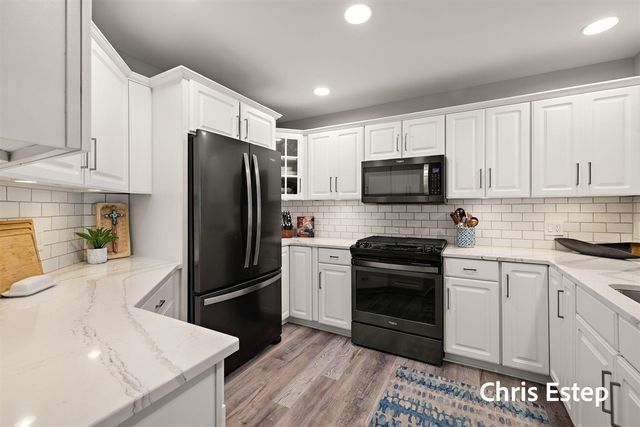 941 W Savidge Street, Spring Lake, MI 49456