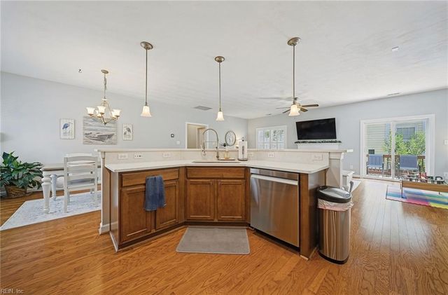 3240 Conservancy DR, Chesapeake, VA 23323
