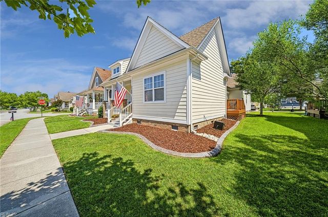 3240 Conservancy DR, Chesapeake, VA 23323