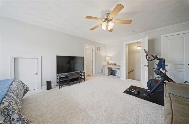 3240 Conservancy DR, Chesapeake, VA 23323