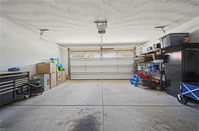 3240 Conservancy DR, Chesapeake, VA 23323
