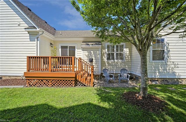 3240 Conservancy DR, Chesapeake, VA 23323