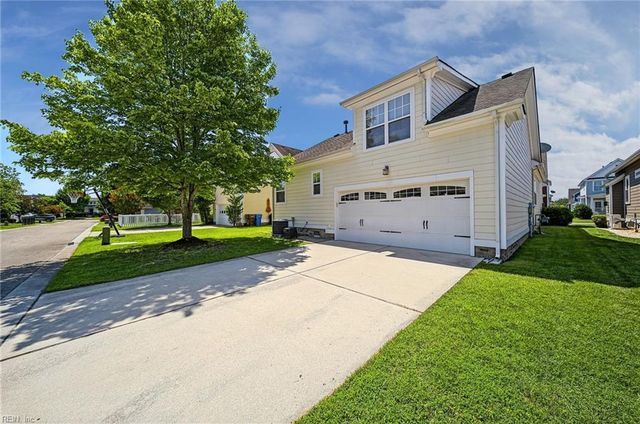 3240 Conservancy DR, Chesapeake, VA 23323