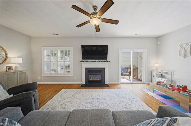 3240 Conservancy DR, Chesapeake, VA 23323