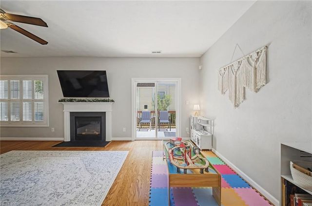 3240 Conservancy DR, Chesapeake, VA 23323