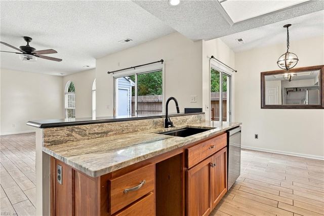 4608 Georgetown PL, Virginia Beach, VA 23455