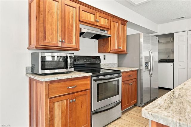 4608 Georgetown PL, Virginia Beach, VA 23455