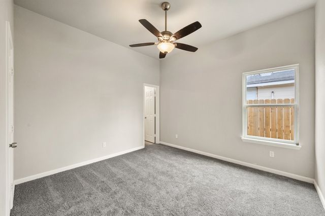 200 Avenue B, Ennis, TX 75119