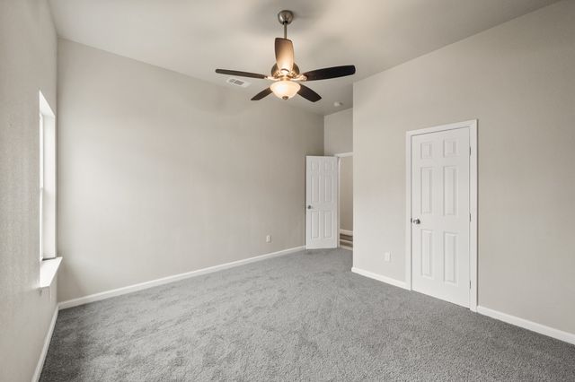 200 Avenue B, Ennis, TX 75119