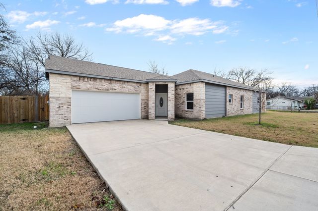 200 Avenue B, Ennis, TX 75119