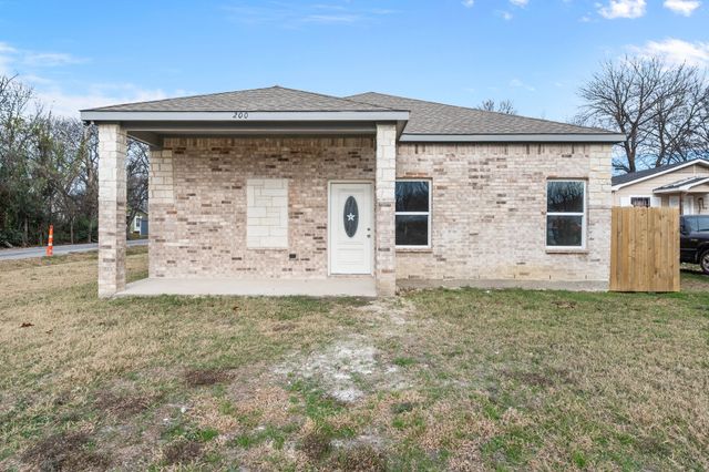 200 Avenue B, Ennis, TX 75119