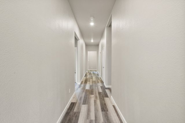 200 Avenue B, Ennis, TX 75119