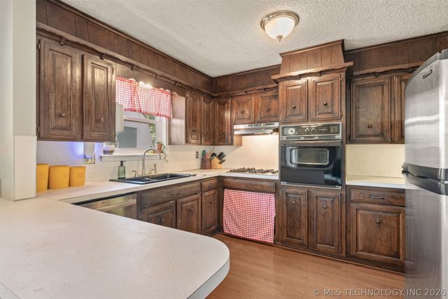 12002 E 39th Street, Tulsa, OK 74146