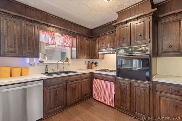 12002 E 39th Street, Tulsa, OK 74146